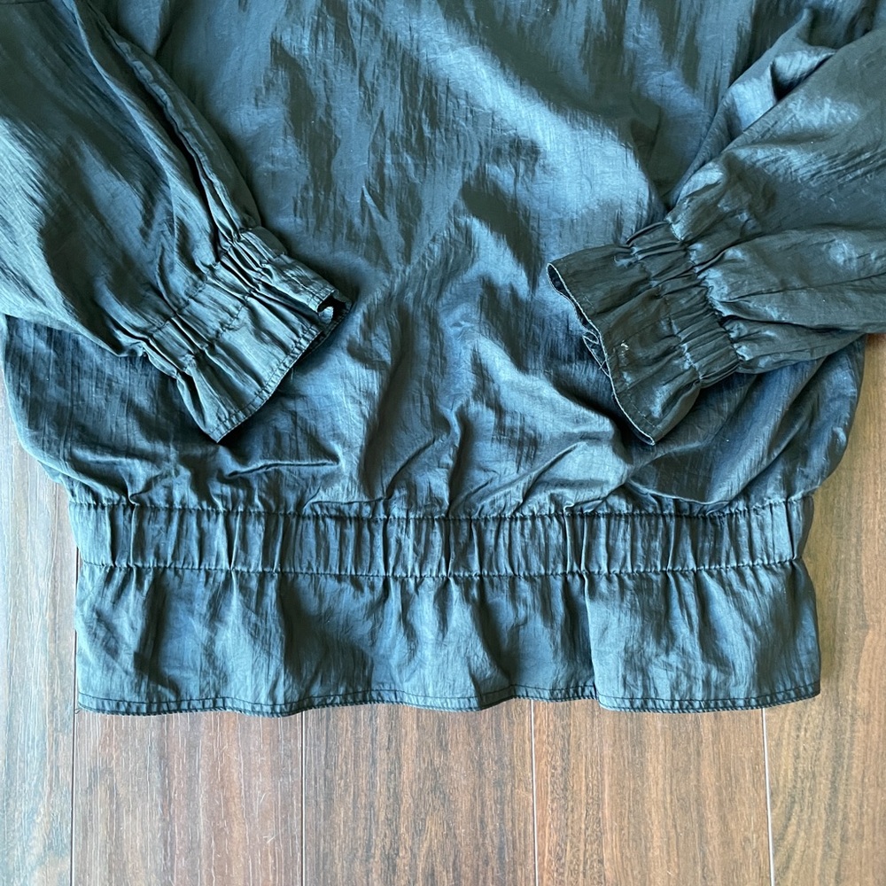 Retro Windbreaker - Picture 12 of 12